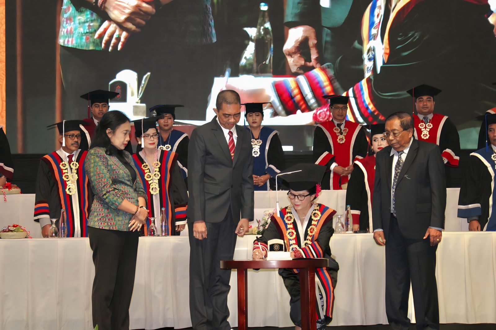 Universitas Ngurah Rai Gelar Wisuda Gelombang Ii Tahun Lepas